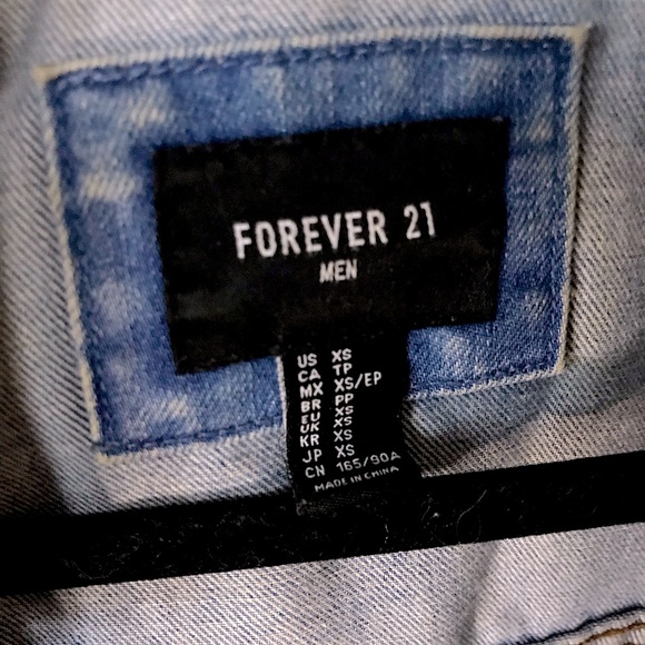 FOREVER 21 Men’s Distressed Denim Jacket - Picture 3 of 3